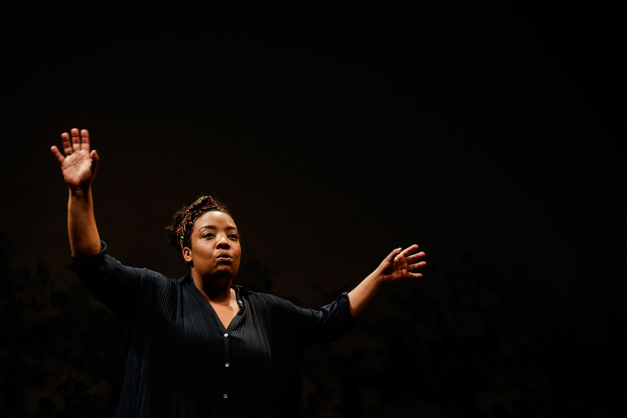 Aquilombamentos éticos e estéticos: uma poética-política no  contexto das   teatralidades negras